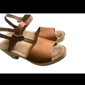 Brown Leather Sandals with Wooden Sole